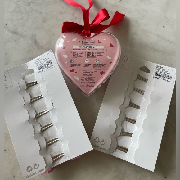NWT: 3 Valentine’s Day hair accessories - 2 clip & 1 bobble set + free gift! - Picture 4 of 7